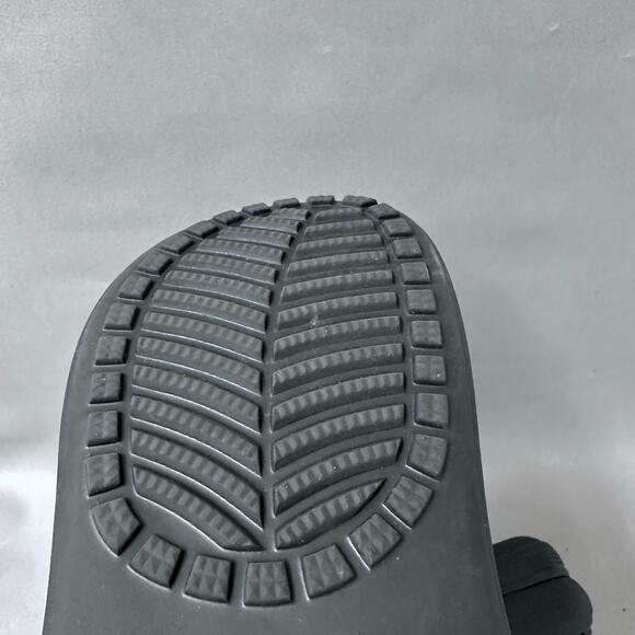 Crocs Furever Crush Platform Clog in Black Plush Women's Size 7 Mens Size 5 - Picture 11 of 15